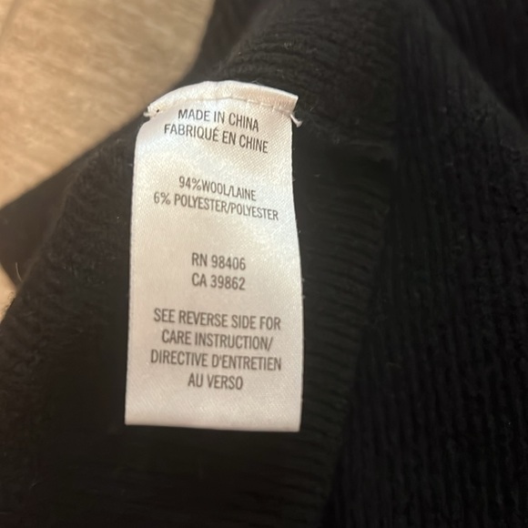 Theory black ribbed wool sleevele turtleneck size P - Picture 3 of 3